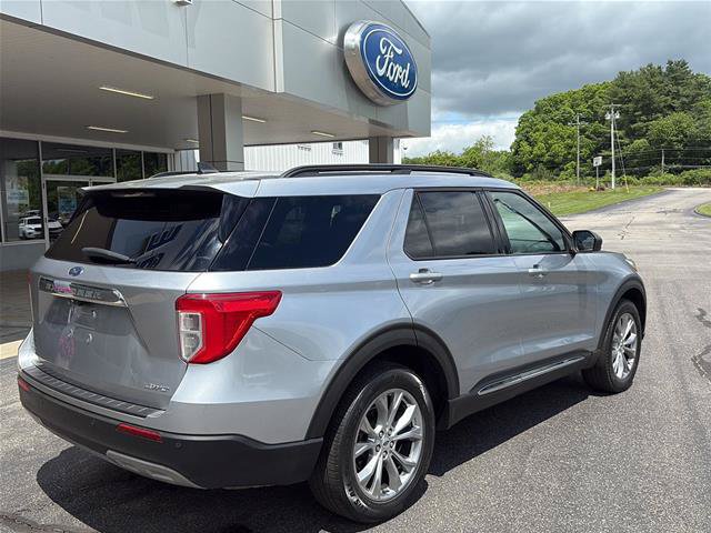 Certified 2023 Ford Explorer XLT w/ Equipment Group 202A AWD/4WD image 7