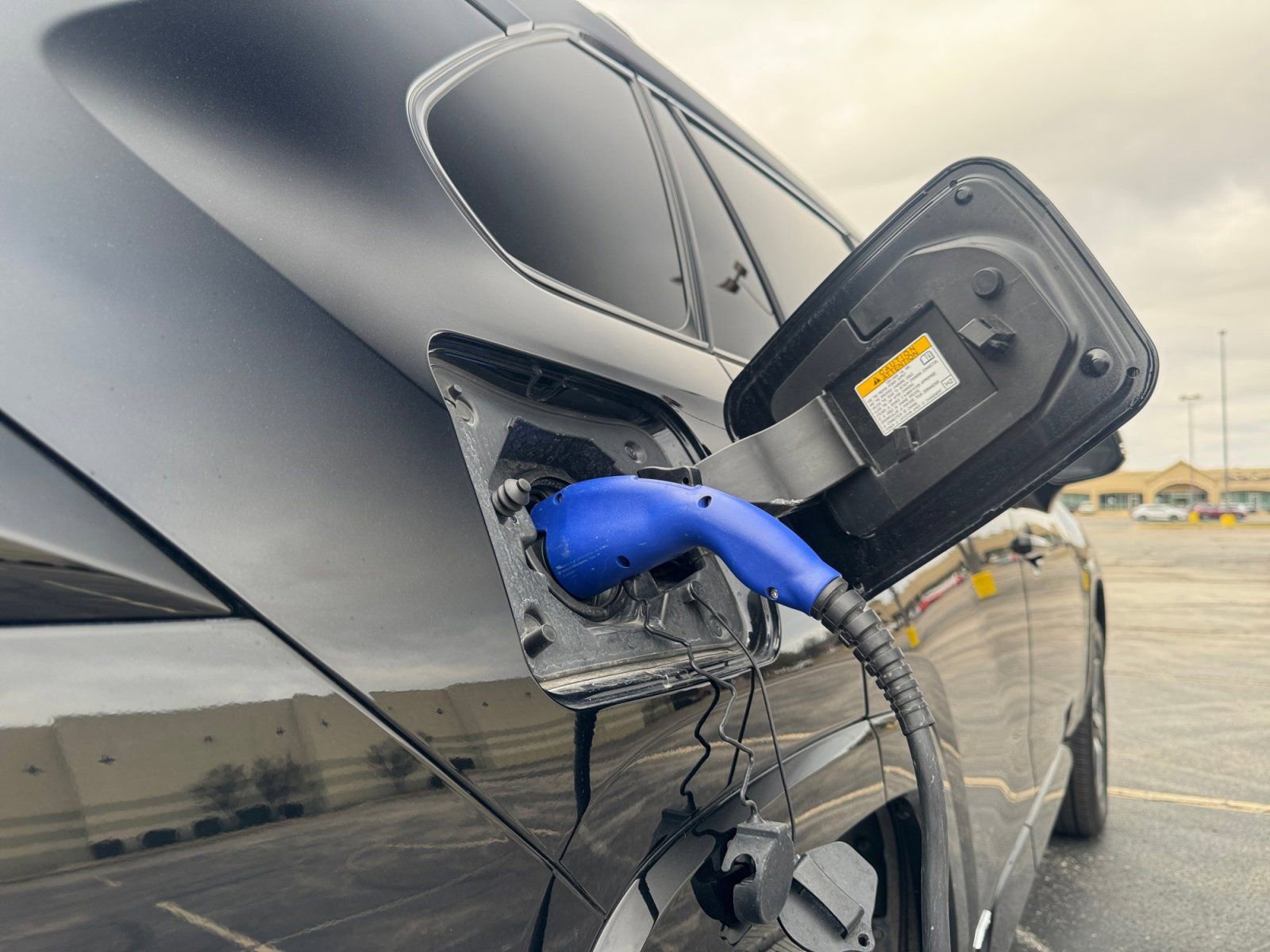 Used 2022 Toyota RAV4 SE image 31