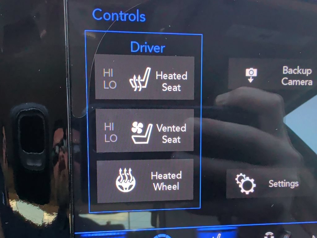 Used 2020 Jeep Grand Cherokee Overland AWD/4WD image 22