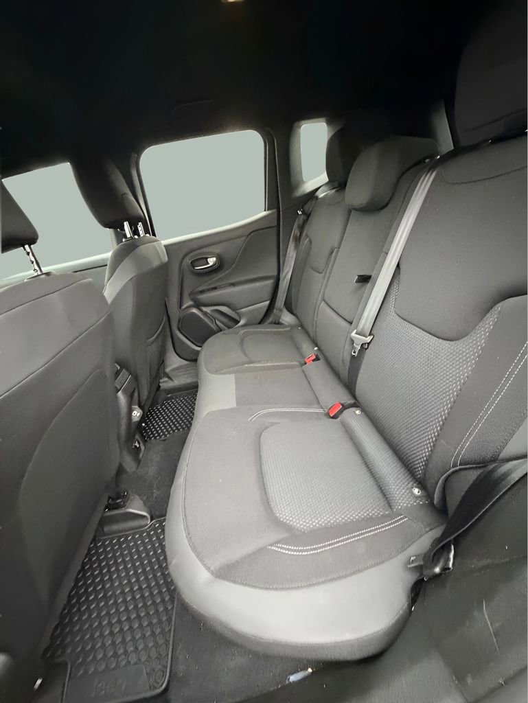 Used 2022 Jeep Renegade Altitude w/ Convenience Group image 16