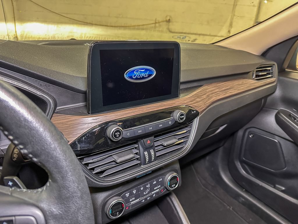 Certified 2020 Ford Escape Titanium AWD/4WD image 44