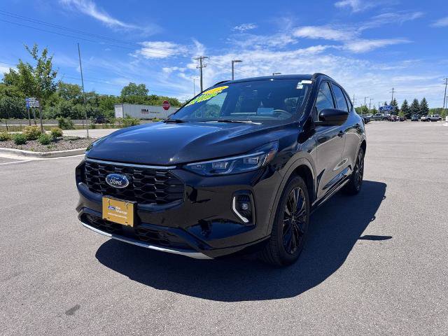 Certified 2023 Ford Escape ST-Line Elite w/ Premium Technology Package AWD/4WD image 2