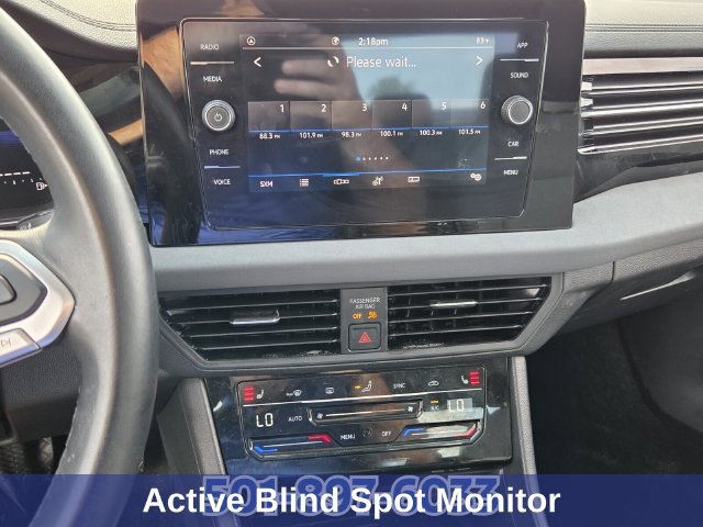 Used 2025 Volkswagen Jetta SE FWD image 21