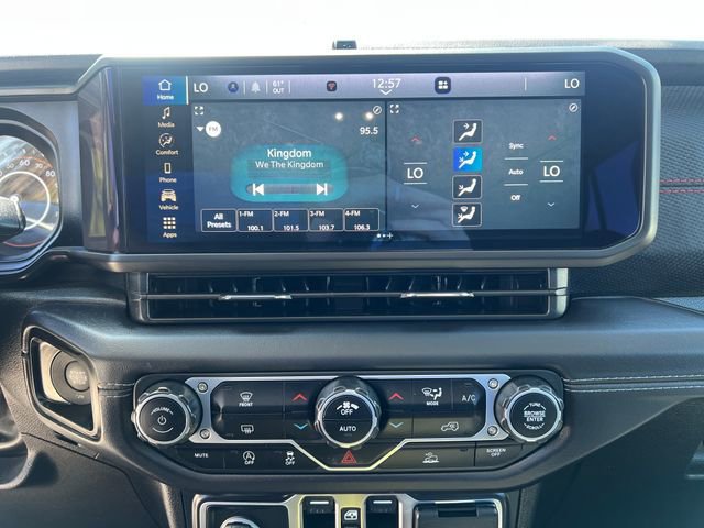 Used 2025 Jeep Wrangler Unlimited Rubicon AWD/4WD image 22
