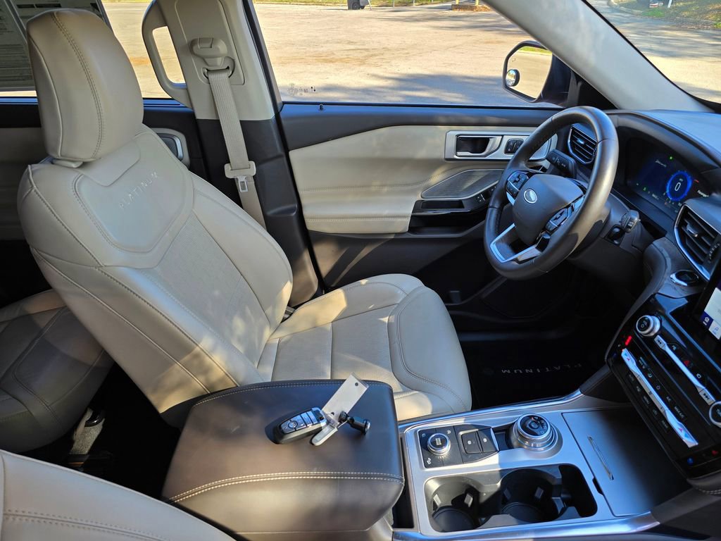 Certified 2022 Ford Explorer Platinum w/ Equipment Group 601A image 70