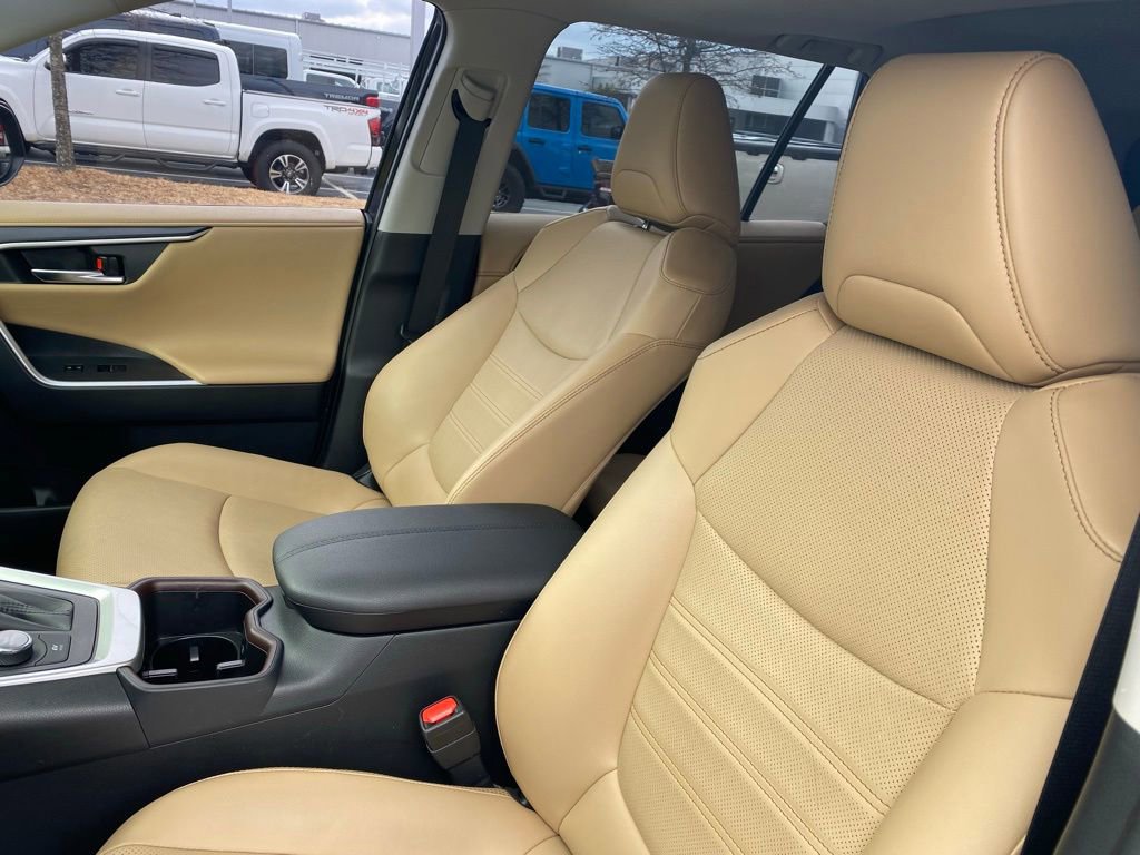 Used 2024 Toyota RAV4 Limited image 19