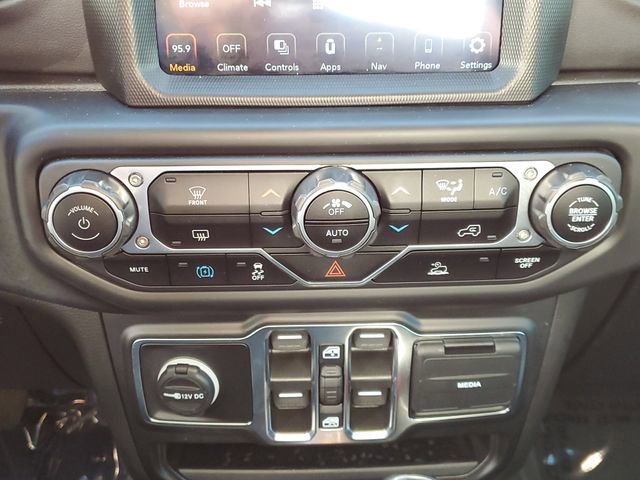 Used 2022 Jeep Wrangler Unlimited Sahara image 26