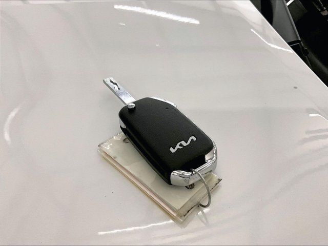Used 2024 Kia Forte LXS FWD image 9