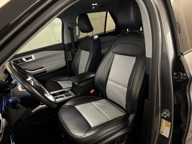 Certified 2023 Ford Explorer XLT w/ Equipment Group 202A RWD image 16