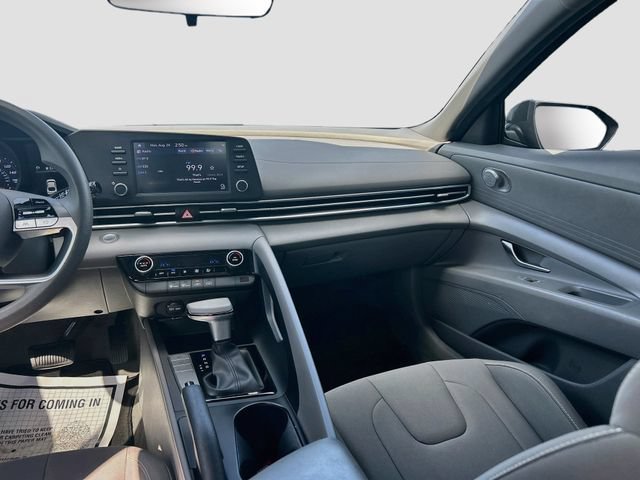 Used 2022 Hyundai Elantra SEL FWD image 29