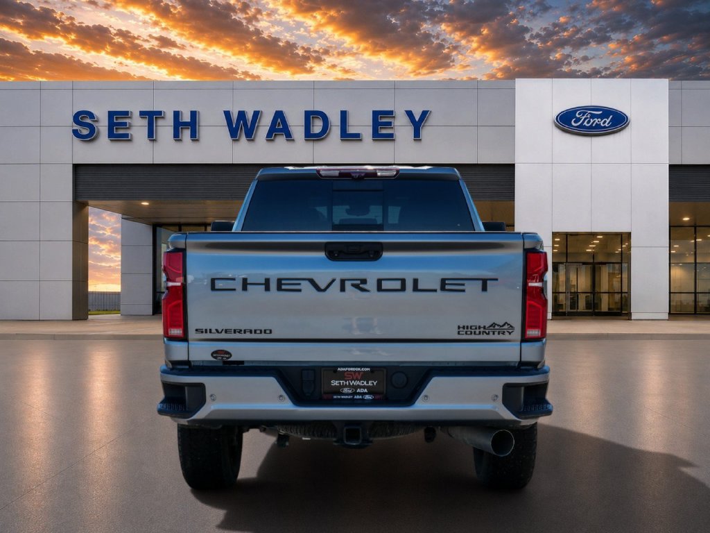 Used 2024 Chevrolet Silverado 2500 High Country w/ High Country Premium Package AWD/4WD image 6