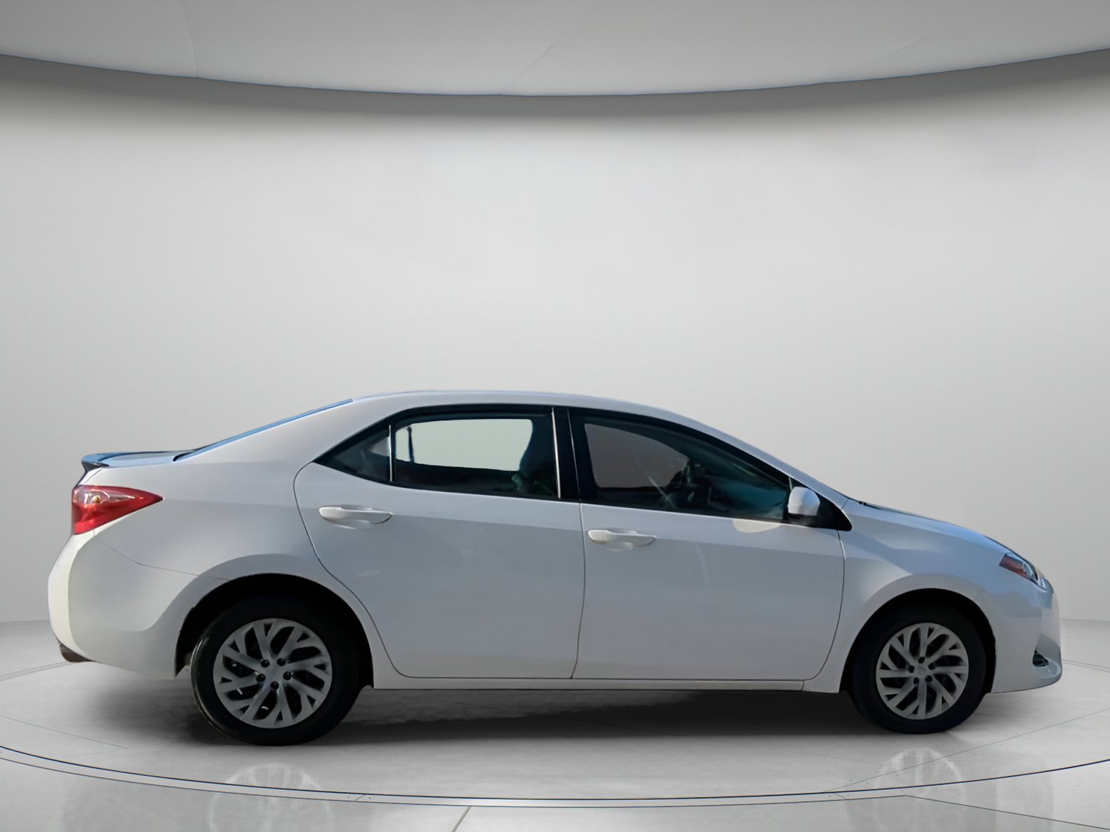 Used 2018 Toyota Corolla LE image 31