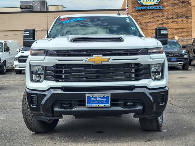 Used 2024 Chevrolet Silverado 2500 Custom w/ Snow Plow Prep/Camper Package image 8