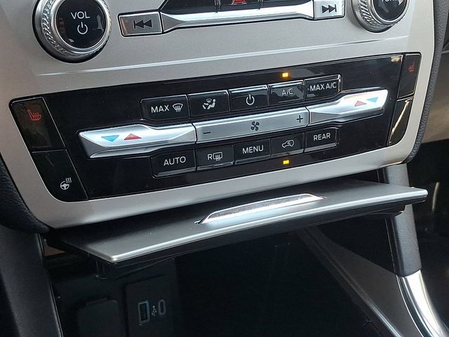 Certified 2022 Ford Explorer XLT w/ Equipment Group 202A AWD/4WD image 16