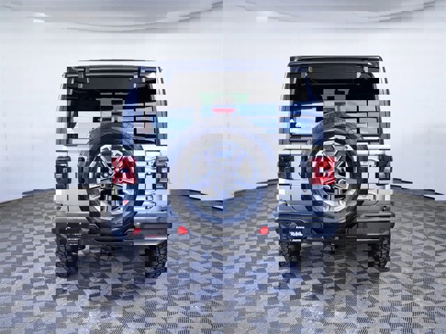 Used 2018 Jeep Wrangler Unlimited Sahara image 3