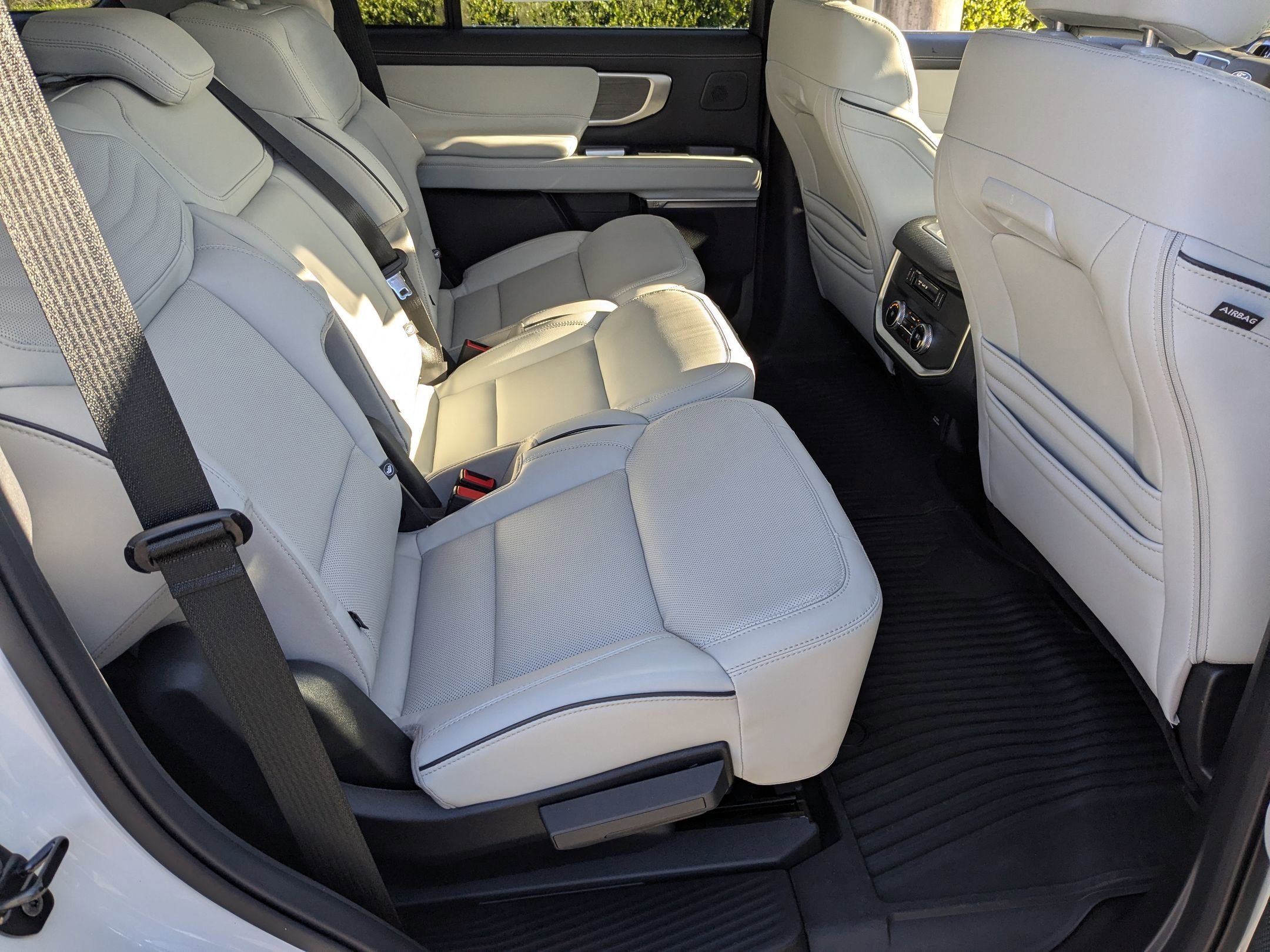 Certified 2025 Ford Expedition Platinum w/ Platinum Ultimate Package image 41