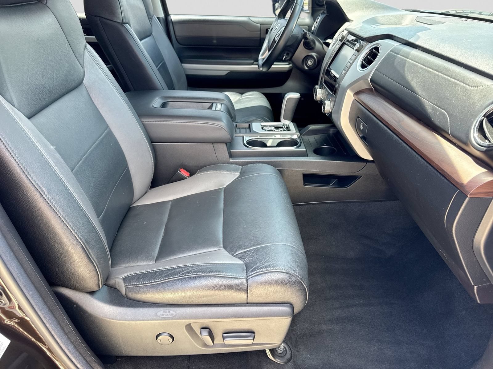 Used 2019 Toyota Tundra Limited w/ Limited Premium Package AWD/4WD image 27