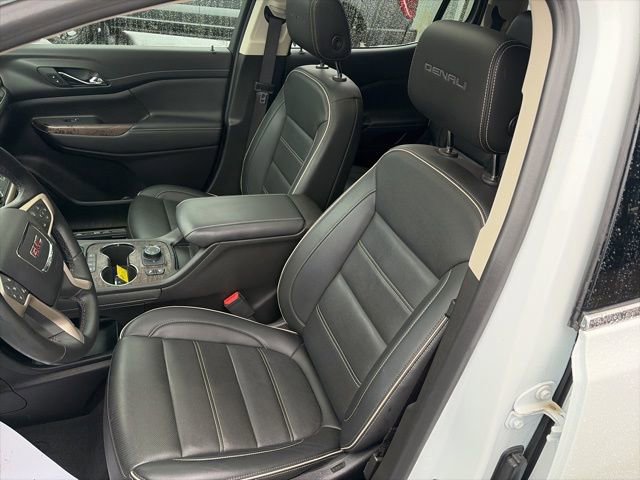 Used 2023 GMC Acadia Denali w/ Denali Technology Package image 8