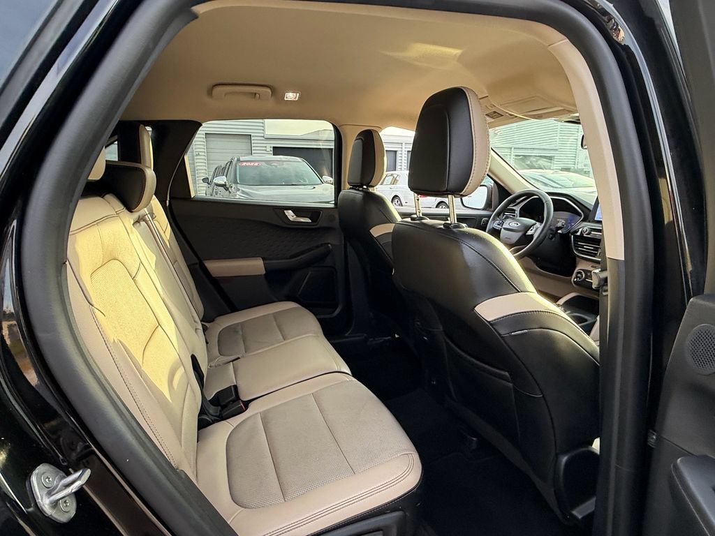 Certified 2020 Ford Escape Titanium AWD/4WD image 16