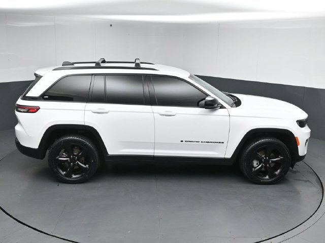 Used 2023 Jeep Grand Cherokee Limited w/ Black Appearance Package AWD/4WD image 51