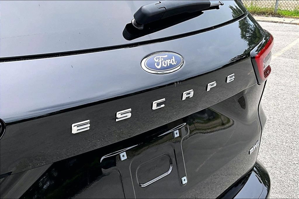 Certified 2024 Ford Escape ST-Line w/ Tech Pack #1 AWD/4WD image 8