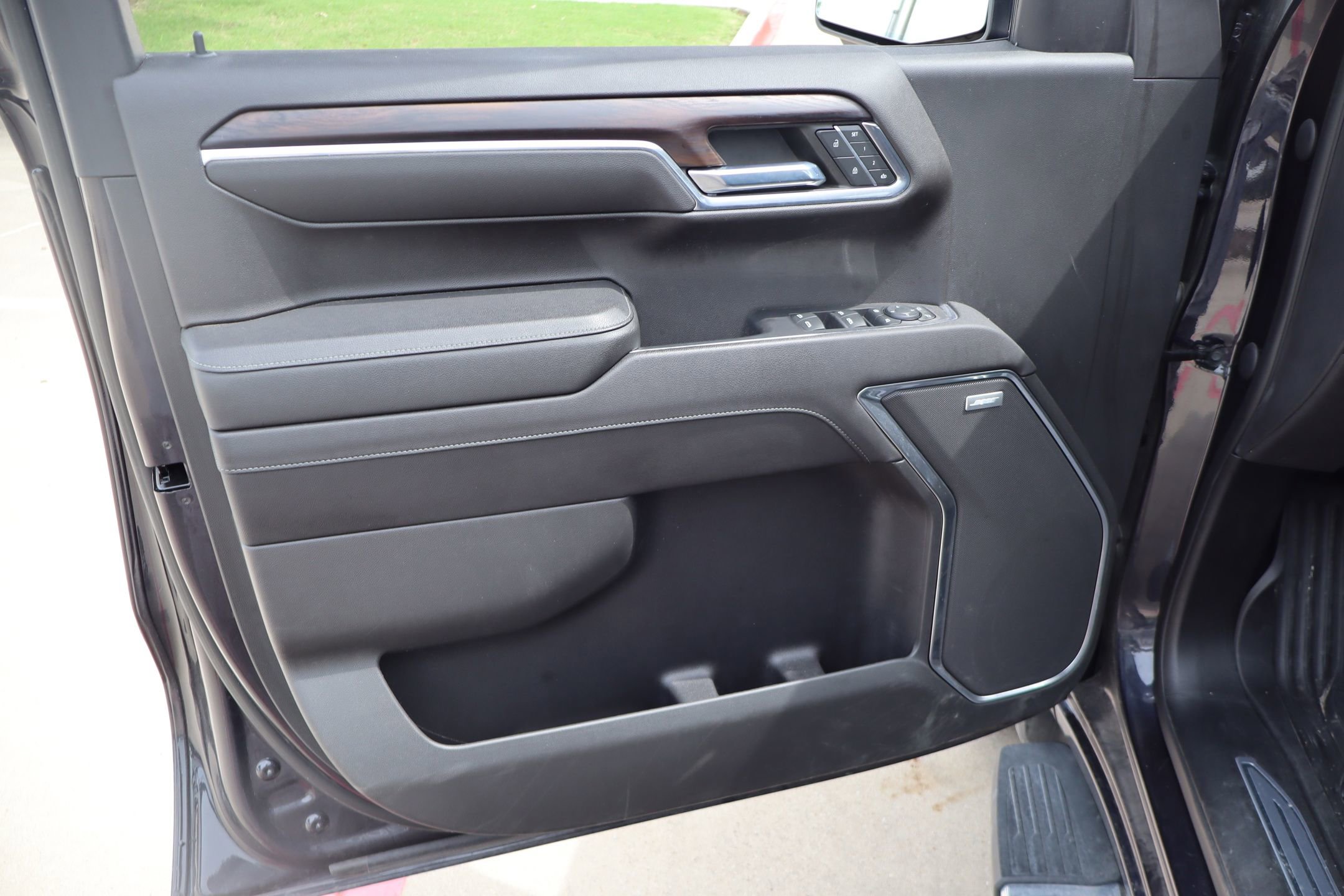 Used 2023 GMC Sierra 1500 SLT RWD image 11