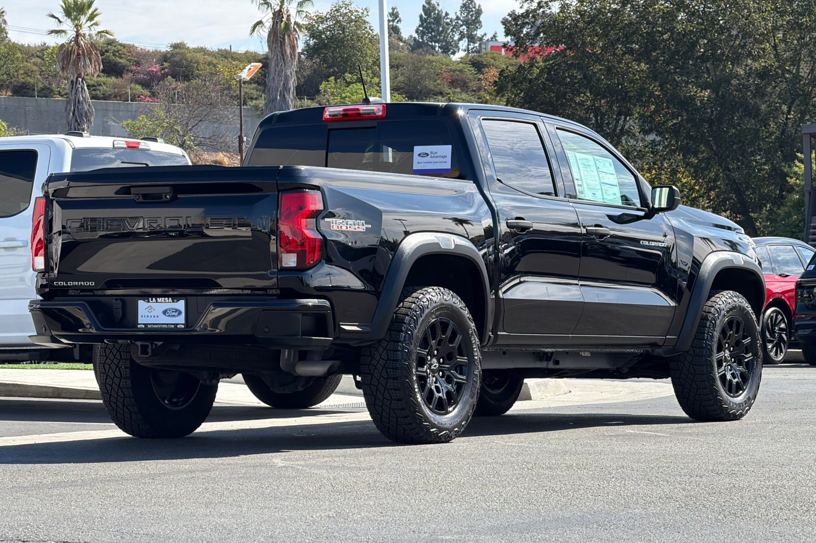 Used 2025 Chevrolet Colorado Trail Boss AWD/4WD image 3