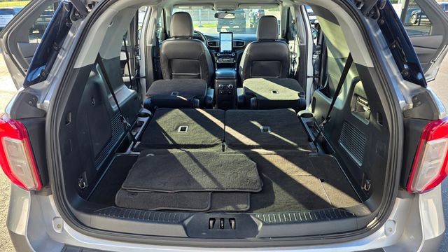 Certified 2023 Ford Explorer Limited w/ Limited Technology Package AWD/4WD image 38
