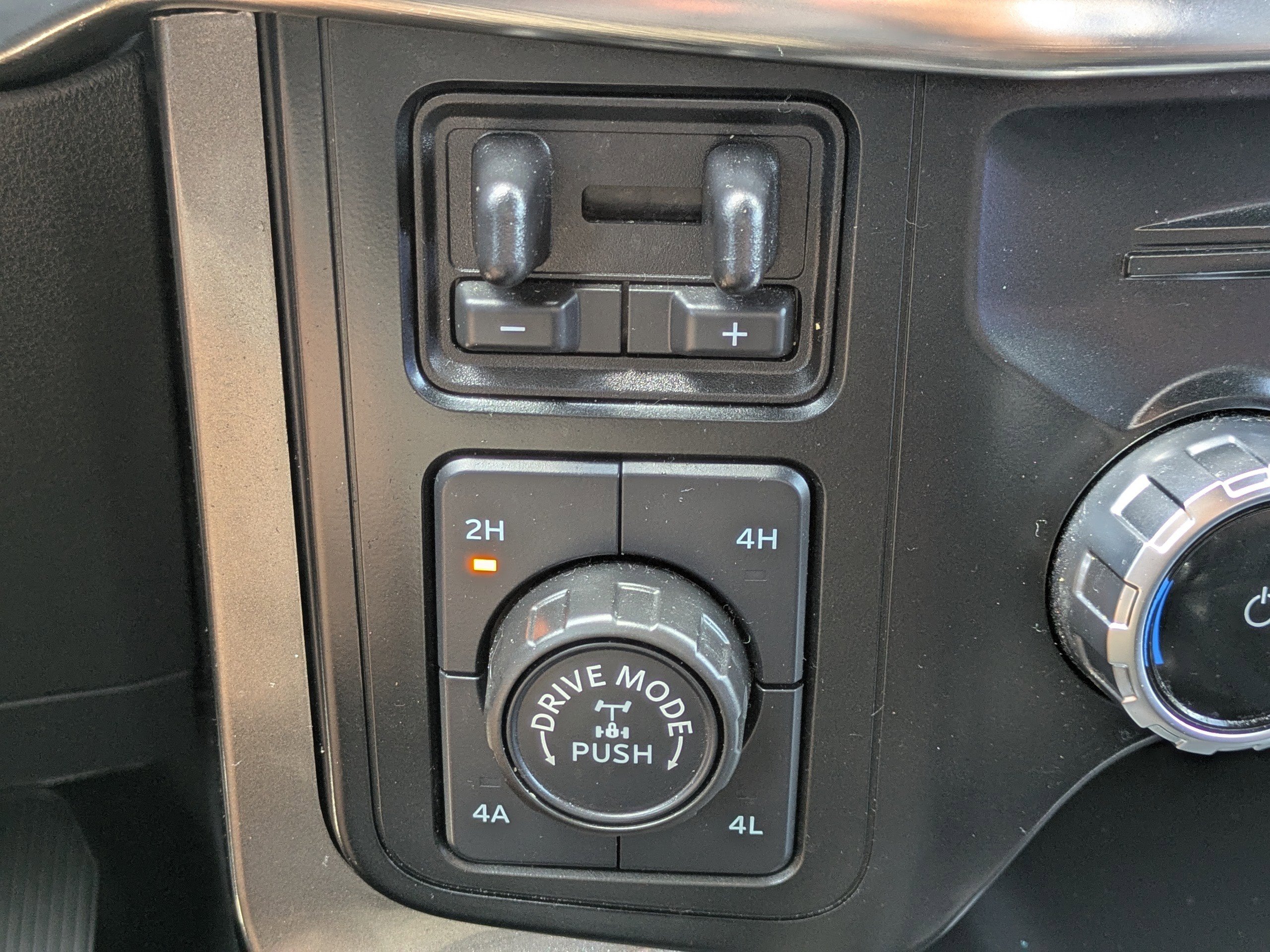 Certified 2023 Ford F150 Lariat w/ Equipment Group 502A High AWD/4WD image 28
