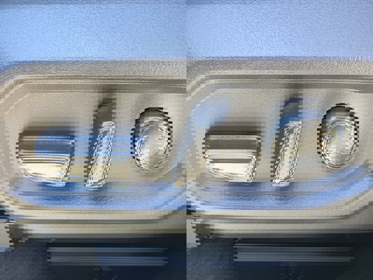 Used 2024 Toyota Tundra Limited image 30