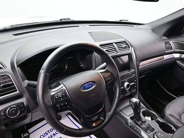 Certified 2018 Ford Explorer Limited w/ Class II Trailer Tow Package image 25