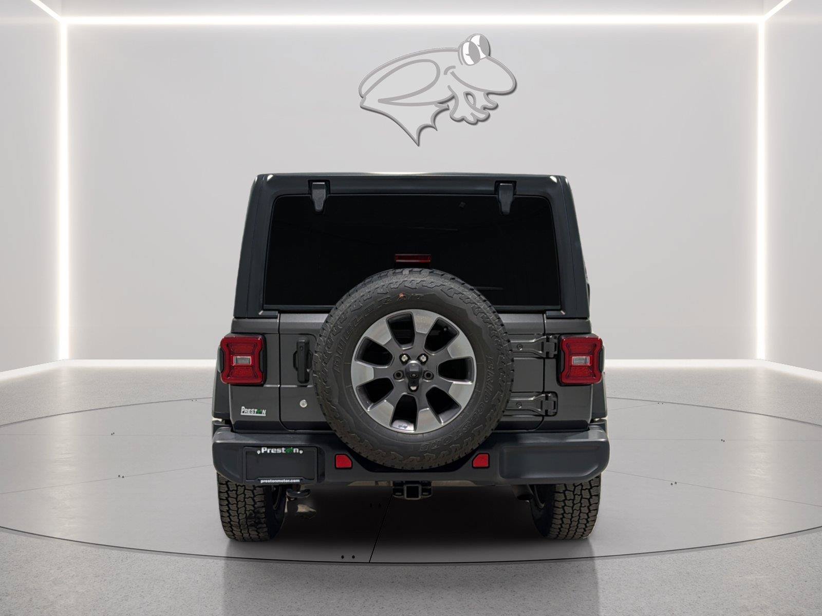 Used 2019 Jeep Wrangler Unlimited Sahara w/ Cold Weather Group AWD/4WD image 4