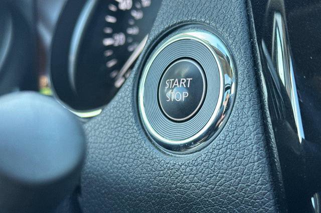 Used 2019 Nissan Rogue SV w/ Premium Package image 26