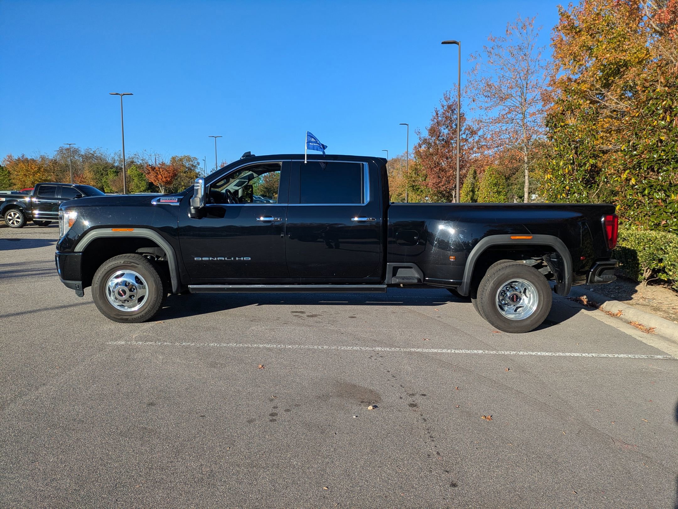 Used 2022 GMC Sierra 3500 Denali w/ Denali Ultimate Package image 3
