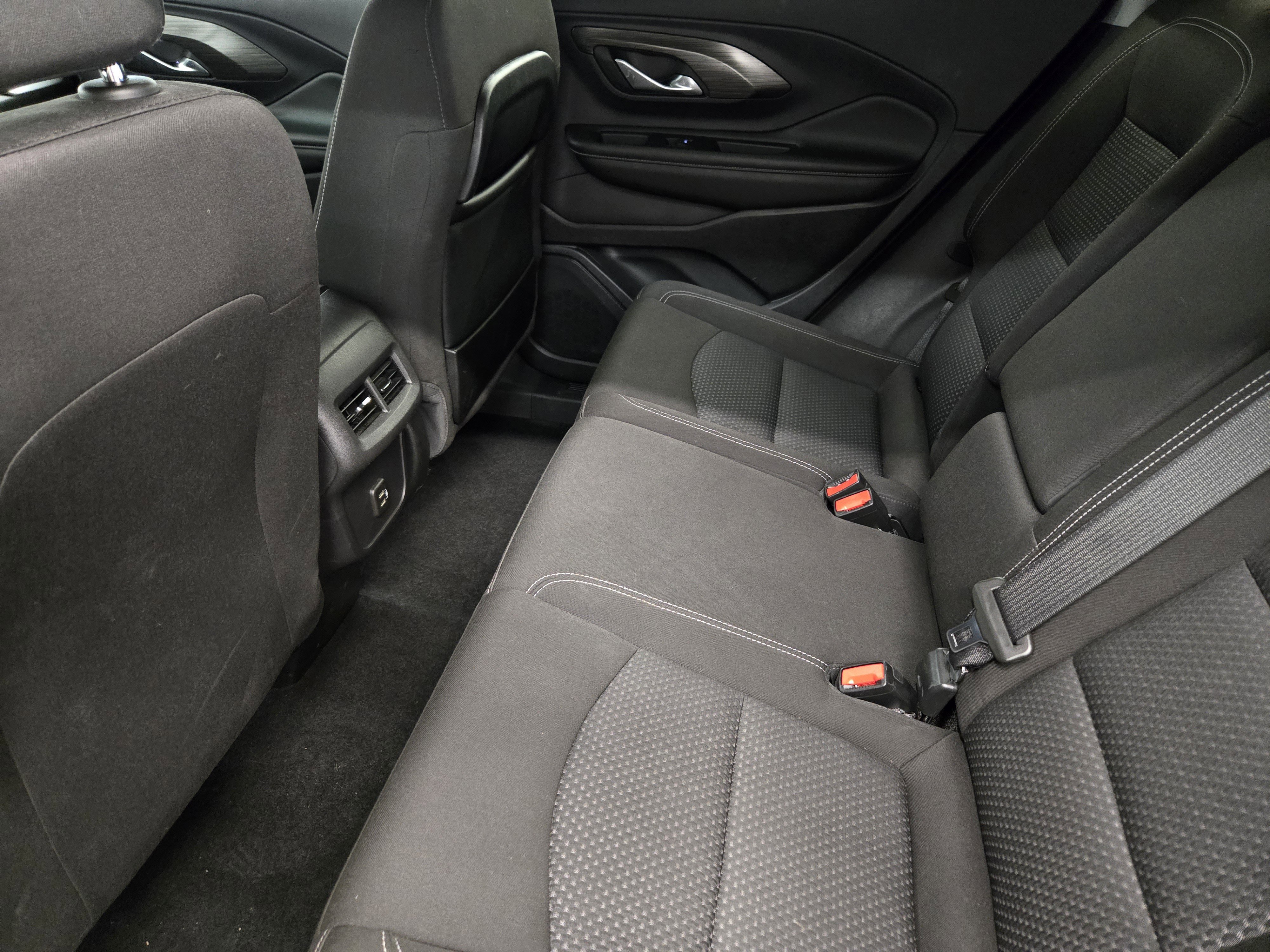 Used 2024 GMC Terrain SLE FWD image 30