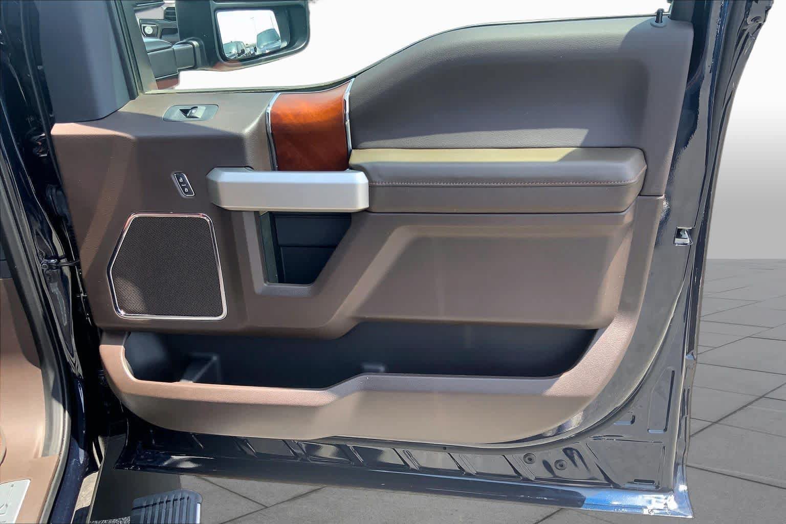 Certified 2022 Ford F350 King Ranch w/ King Ranch Ultimate Package AWD/4WD image 23