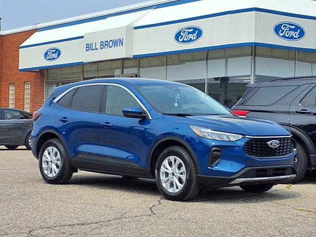 Certified 2023 Ford Escape Active w/ Tech Pack #2 AWD/4WD image 1