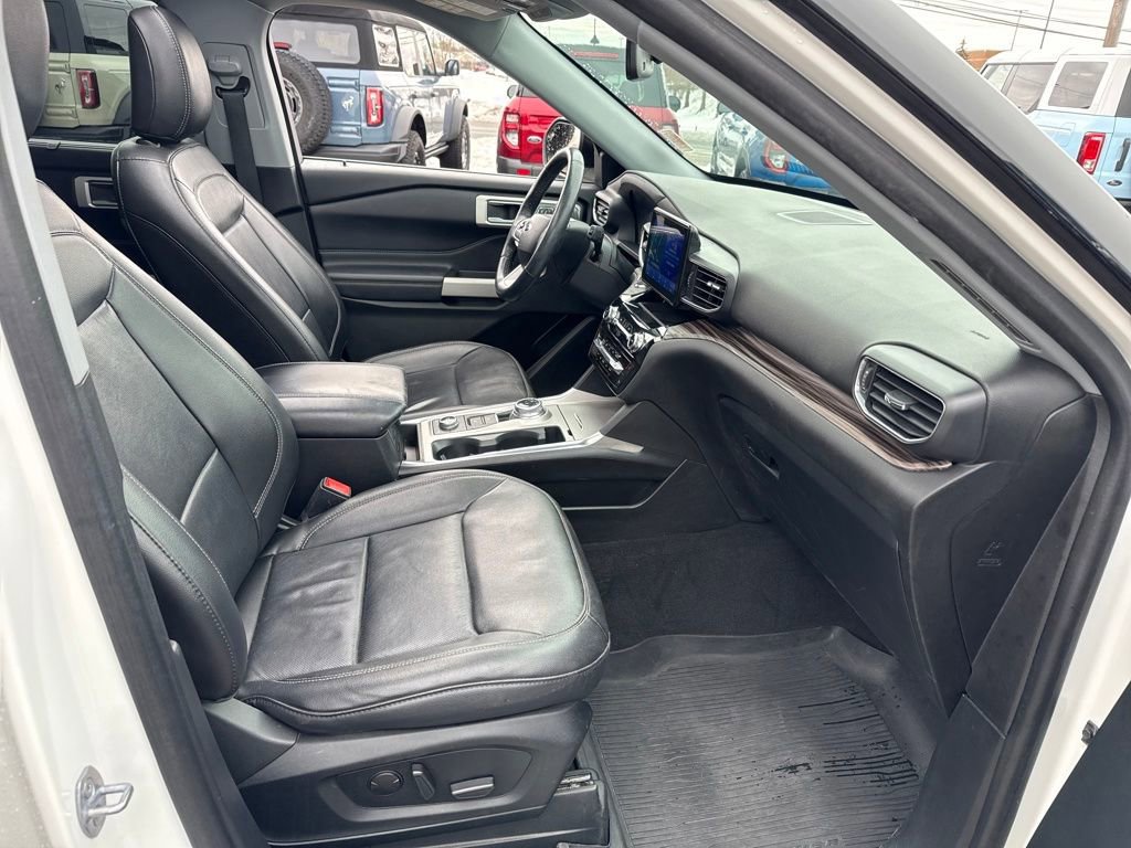 Certified 2022 Ford Explorer Limited w/ Hybrid Equipment Group 310A image 33