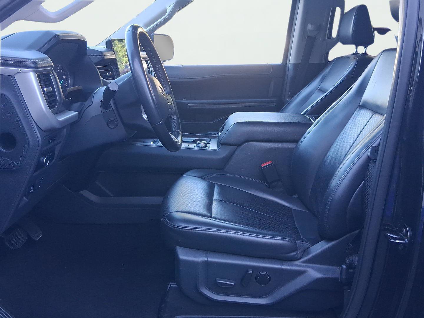 Certified 2024 Ford Expedition XLT AWD/4WD image 12