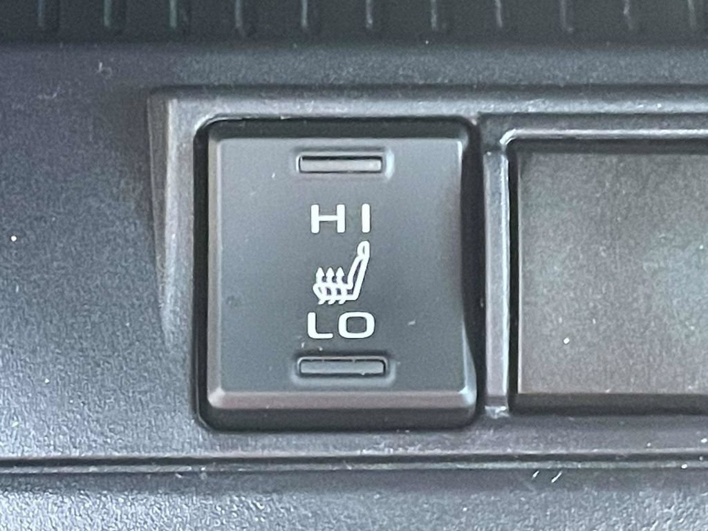 Used 2026 Toyota Corolla Cross XLE FWD image 19