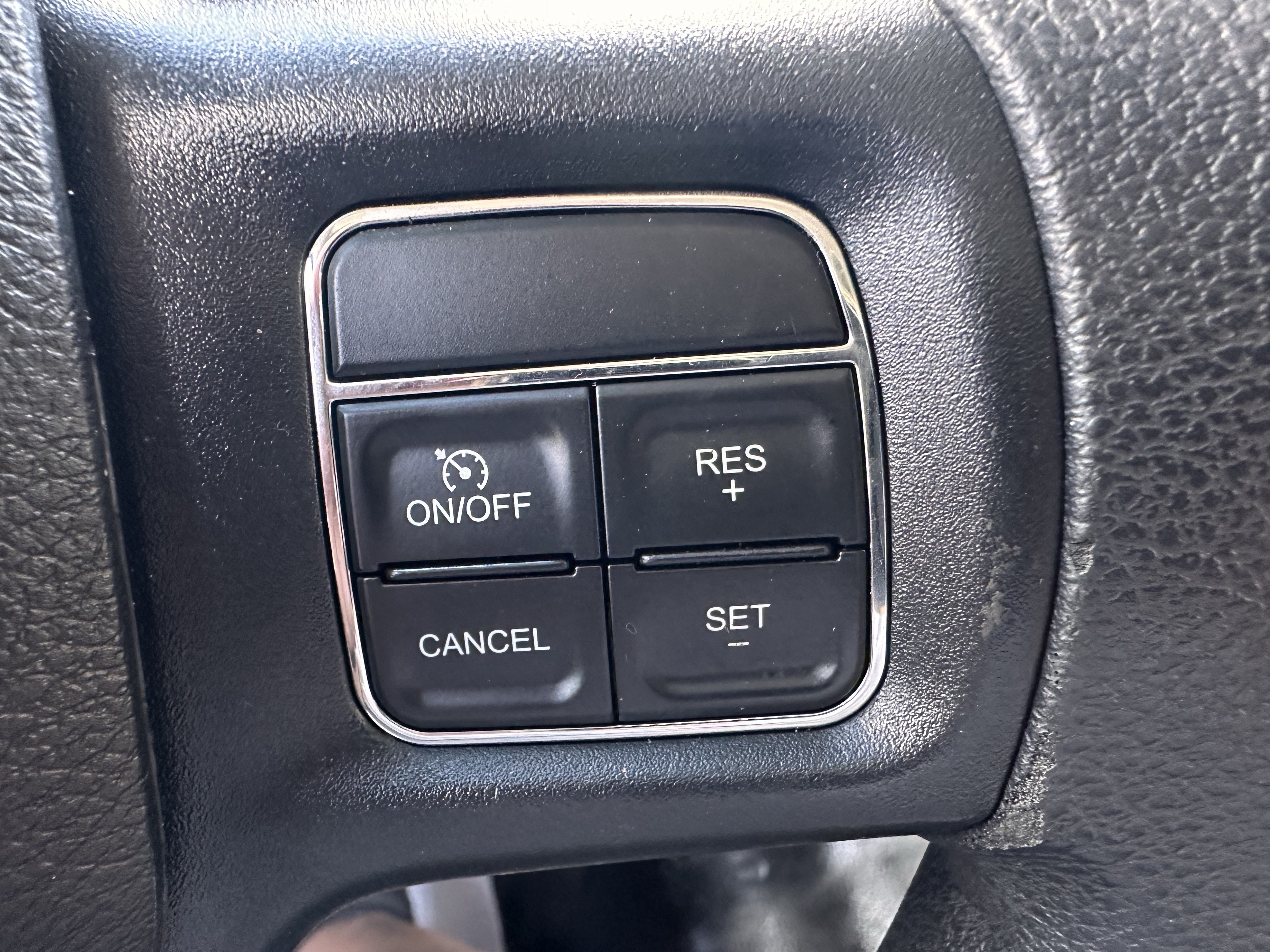 Used 2018 RAM 3500 Tradesman w/ Chrome Appearance Group RWD image 21