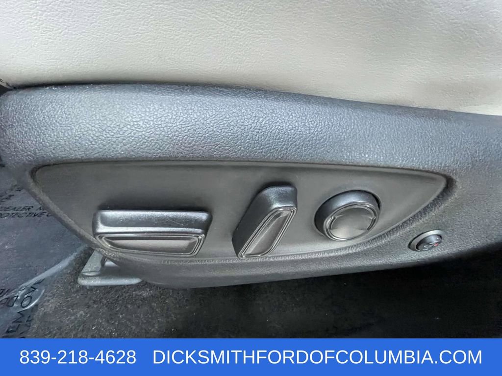 Used 2020 Toyota RAV4 XLE Premium image 15