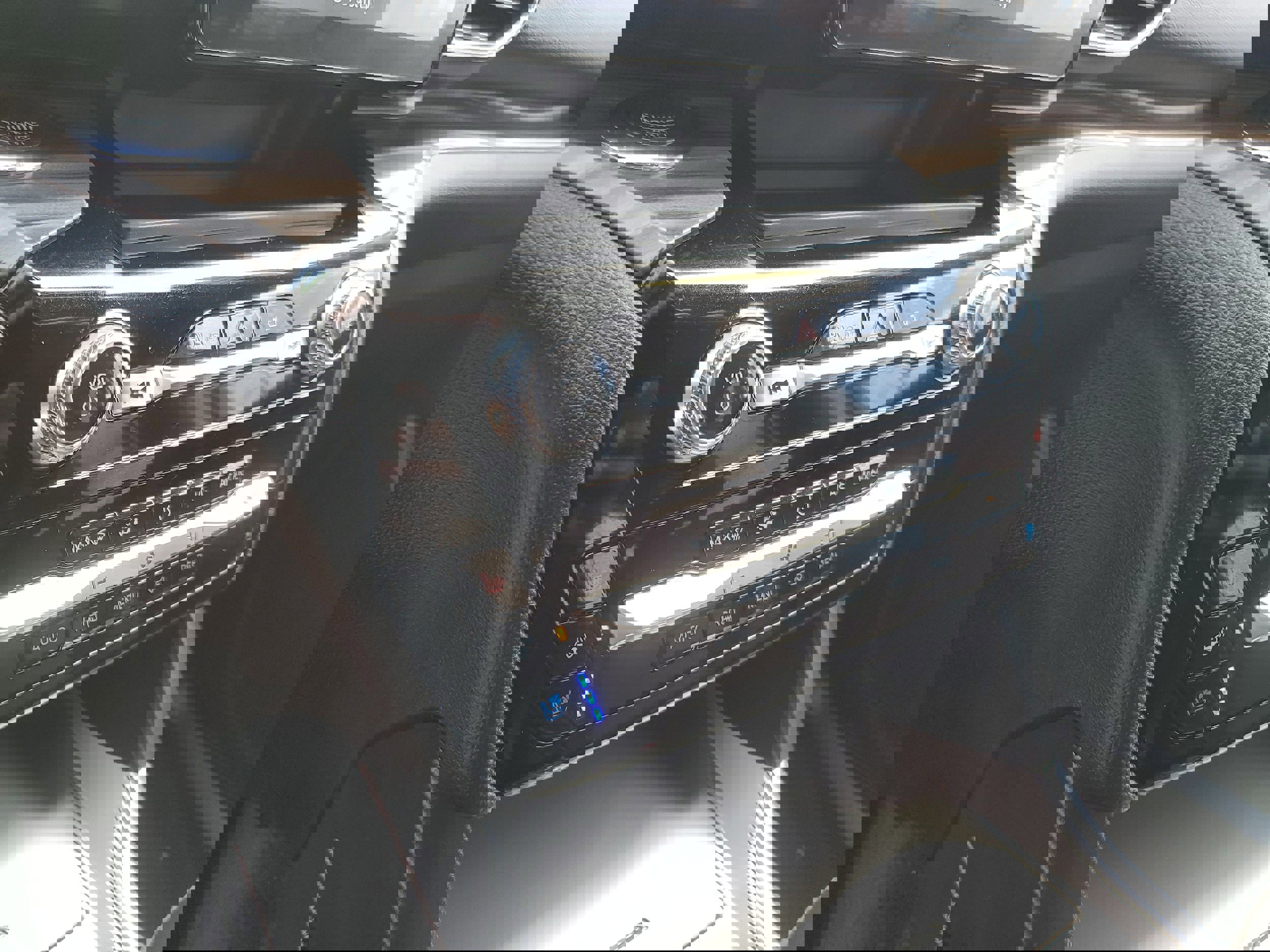 Certified 2022 Ford Explorer Limited w/ Hybrid Equipment Group 310A image 31