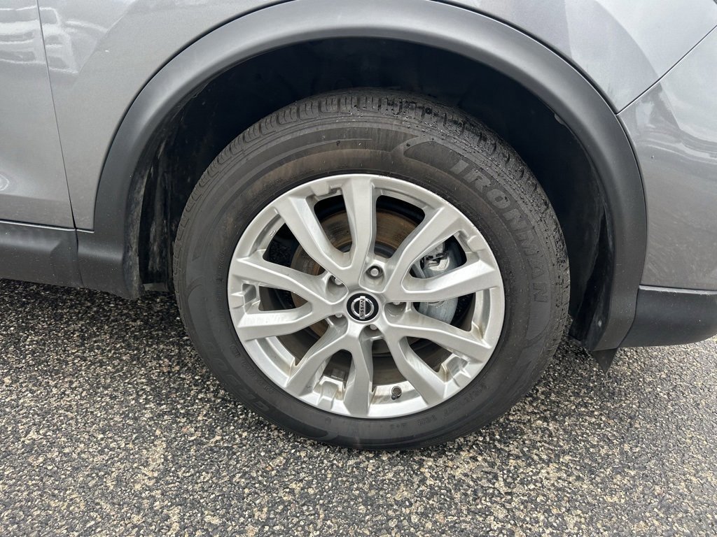 Used 2021 Nissan Rogue Sport S image 30