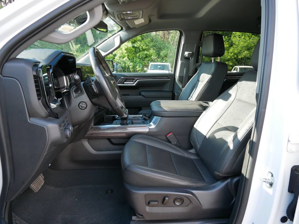 Used 2023 Chevrolet Silverado 1500 LTZ AWD/4WD image 13