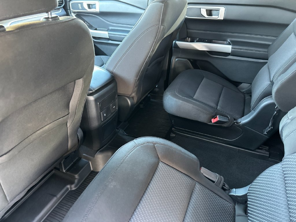 Certified 2023 Ford Explorer XLT RWD image 11