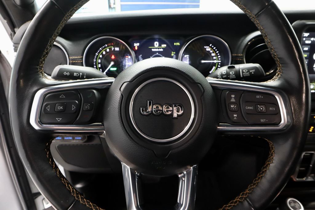 Used 2023 Jeep Wrangler Unlimited Sahara AWD/4WD image 32