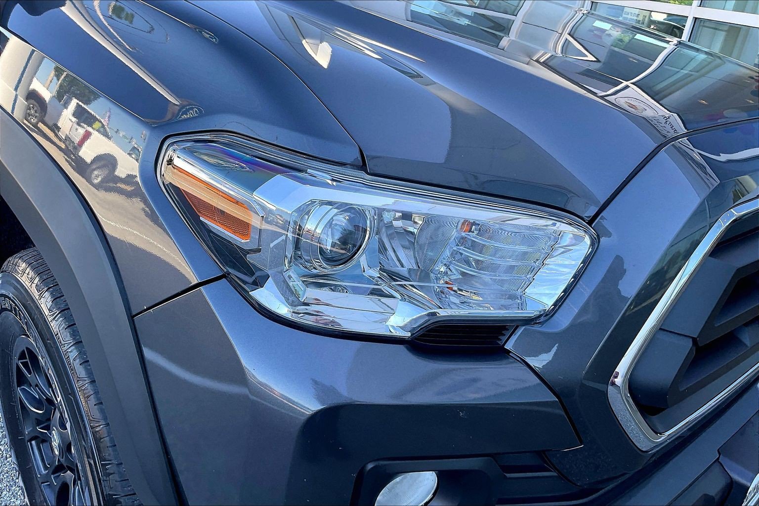 Used 2022 Toyota Tacoma SR5 AWD/4WD image 26