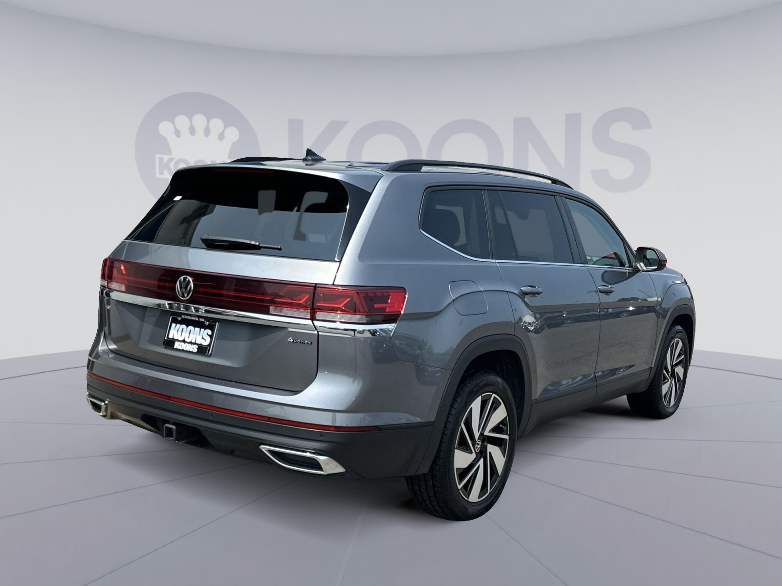 Used 2025 Volkswagen Atlas SE AWD/4WD image 11