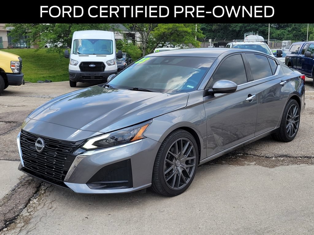 Used 2023 Nissan Altima 2.5 SV FWD image 2